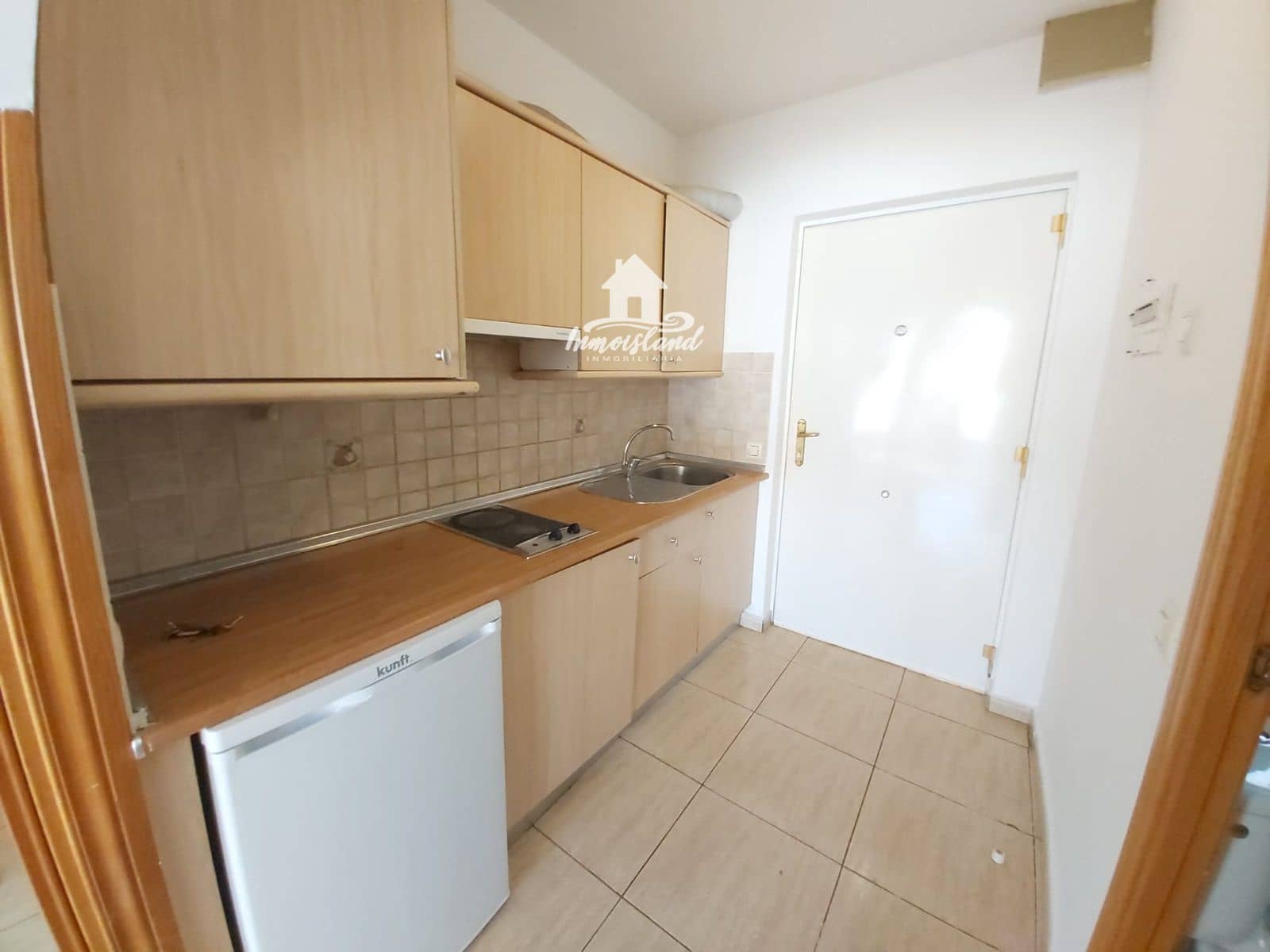 Flat for sale in Costa del Silencio with pool - € 146,000 (Ref: 9395353)