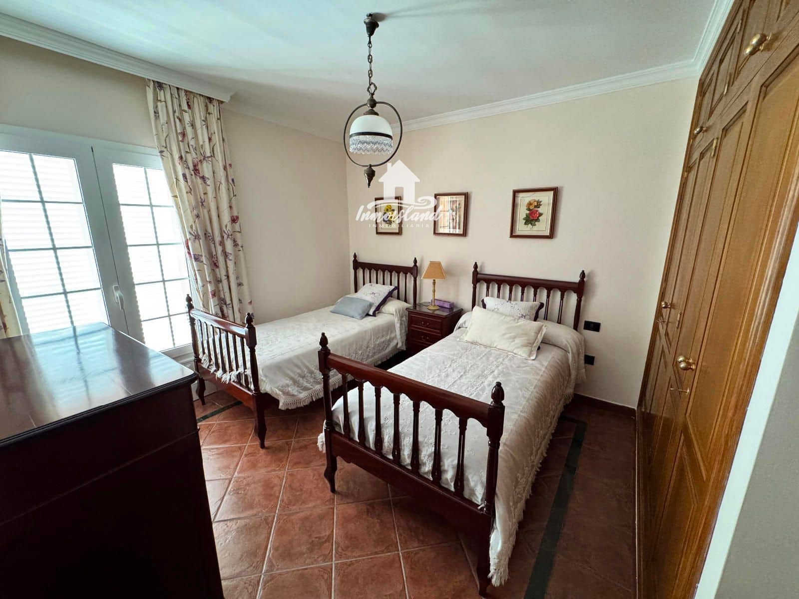 4 soveværelse Villa til salg i Adeje med swimmingpool garage - € 1.750.000 (Ref: 9409991)