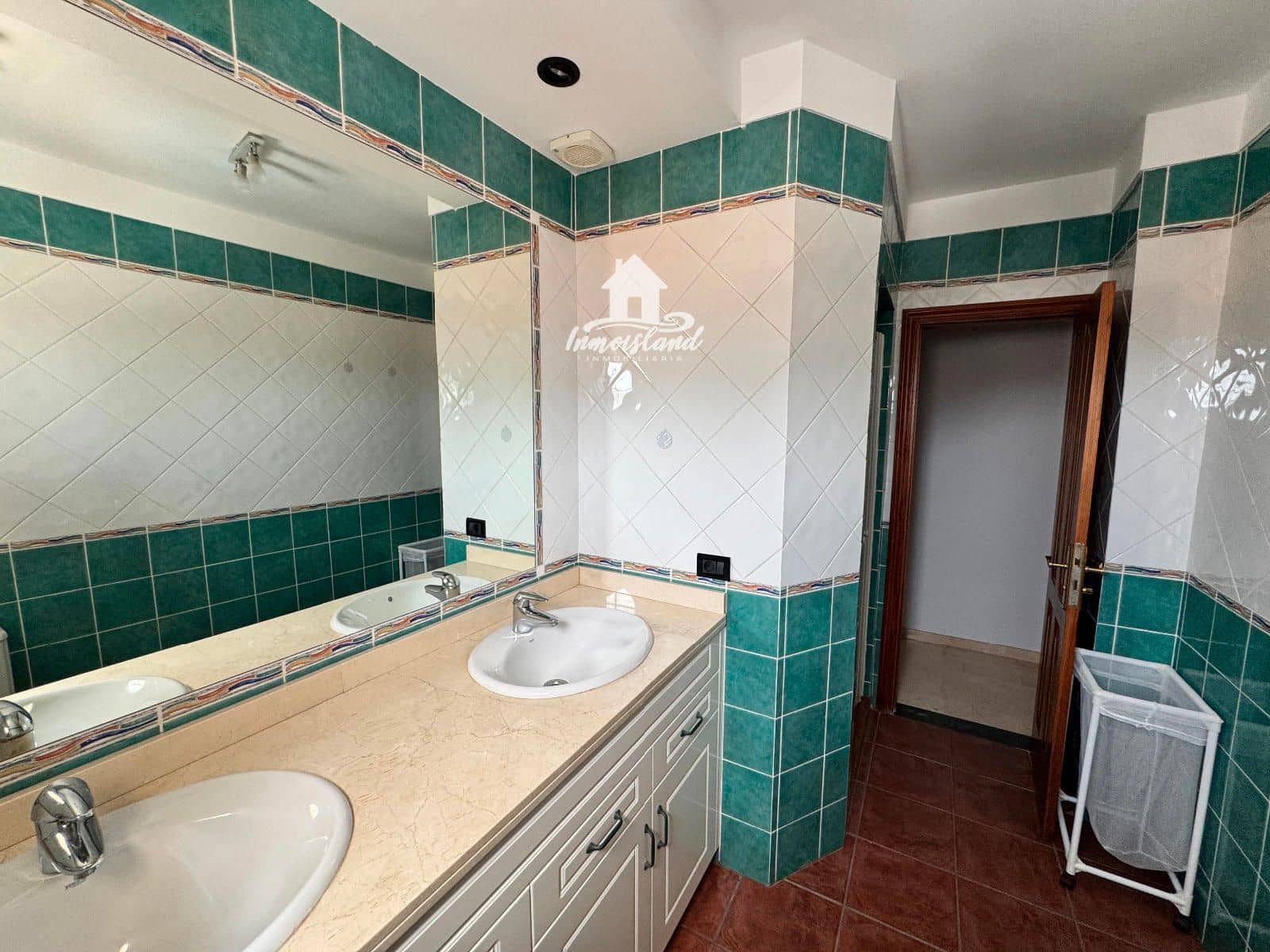 4 soveværelse Villa til salg i Adeje med swimmingpool garage - € 1.750.000 (Ref: 9409991)