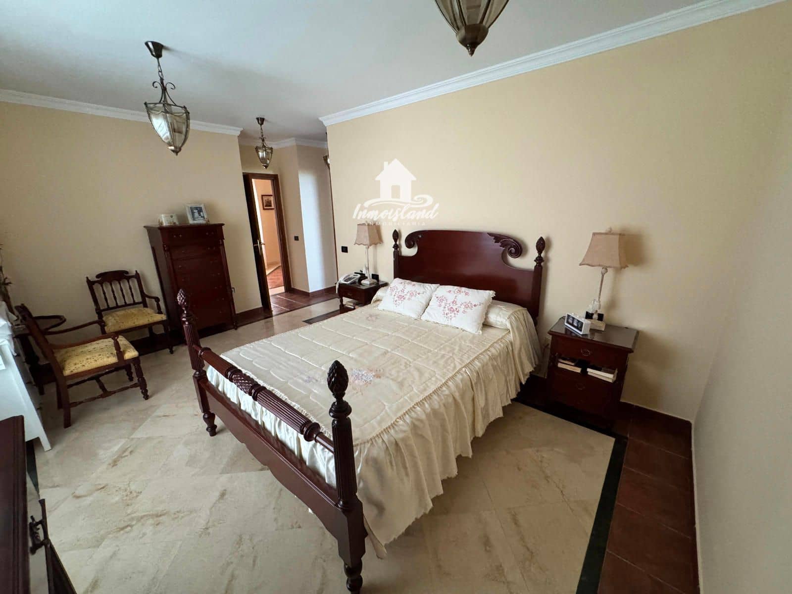 4 soveværelse Villa til salg i Adeje med swimmingpool garage - € 1.750.000 (Ref: 9409991)