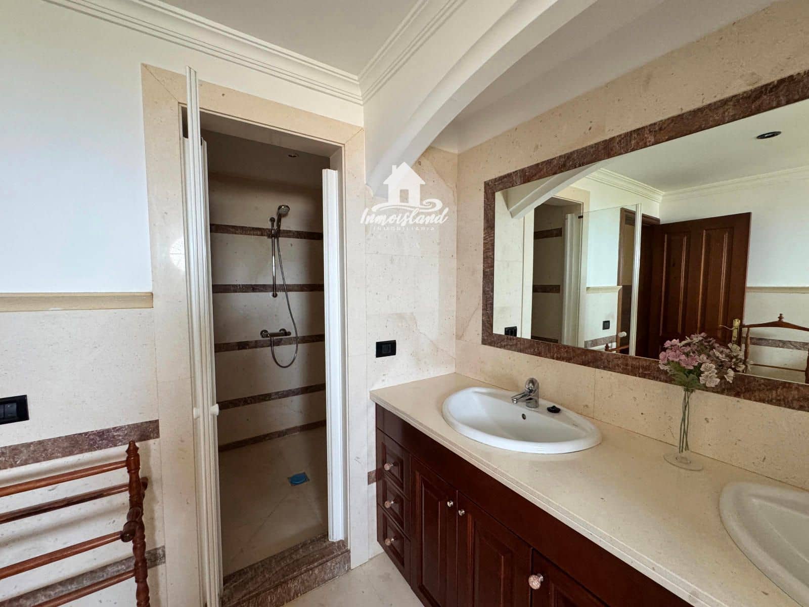 4 soveværelse Villa til salg i Adeje med swimmingpool garage - € 1.750.000 (Ref: 9409991)