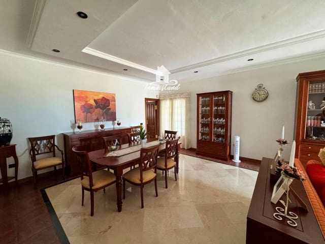 4 soveværelse Villa til salg i Casco Urbano, Adeje med swimmingpool garage - € 1.750.000 (Ref: 9409991)