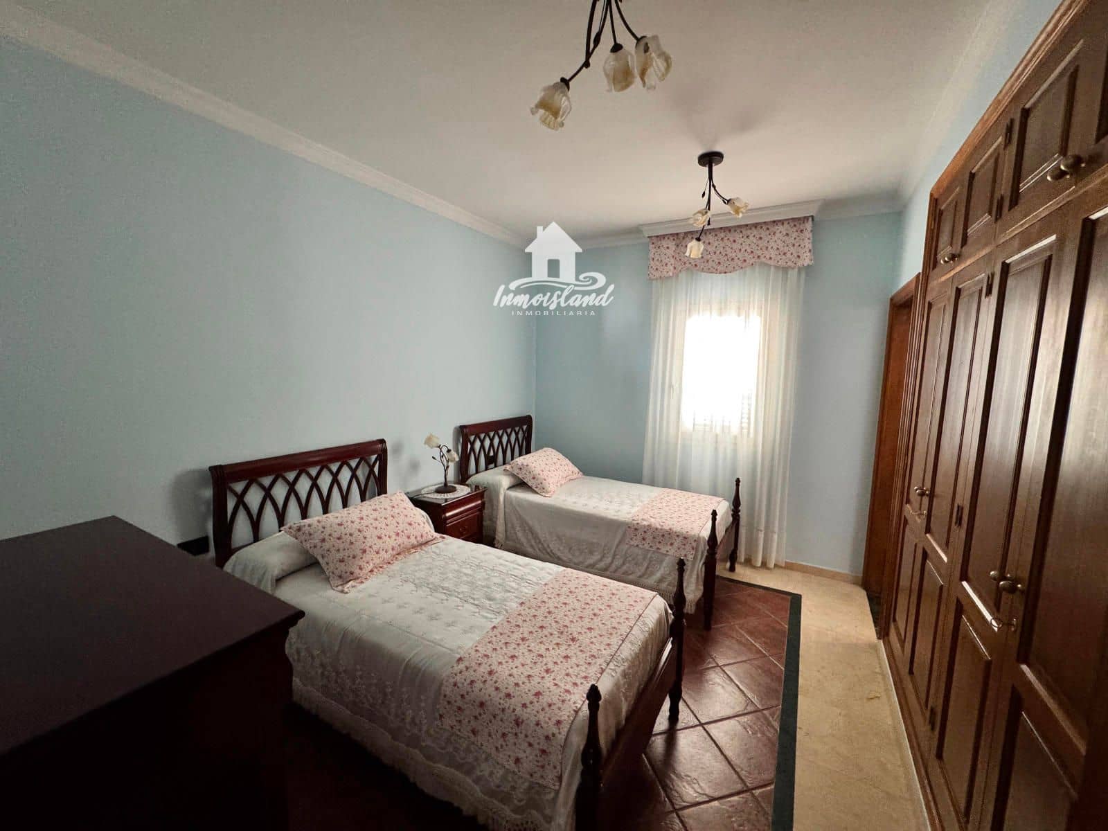 4 soveværelse Villa til salg i Adeje med swimmingpool garage - € 1.750.000 (Ref: 9409991)