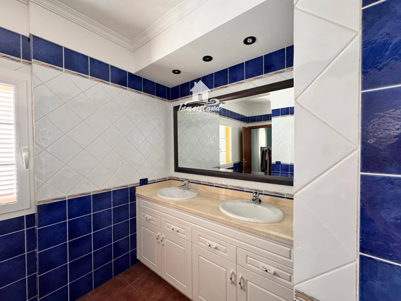 4 soveværelse Villa til salg i Adeje med swimmingpool garage - € 1.750.000 (Ref: 9409991)