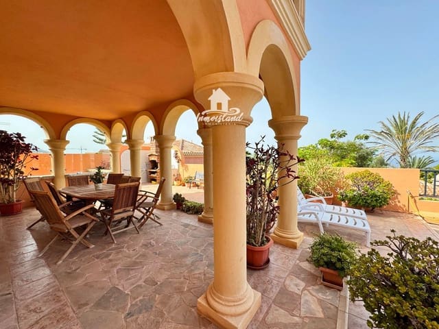 4 soveværelse Villa til salg i Casco Urbano, Adeje med swimmingpool garage - € 1.750.000 (Ref: 9409991)