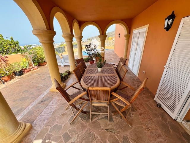 4 soveværelse Villa til salg i Casco Urbano, Adeje med swimmingpool garage - € 1.750.000 (Ref: 9409991)