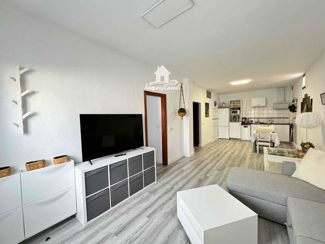 Piso de 2 habitaciones en Arona en venta - 189.000 € (Ref: 9421777)