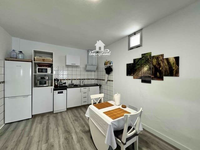 Piso de 2 habitaciones en Arona en venta - 189.000 € (Ref: 9421777)