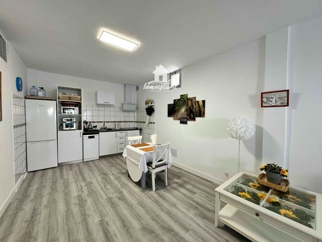 Piso de 2 habitaciones en Arona en venta - 189.000 € (Ref: 9421777)