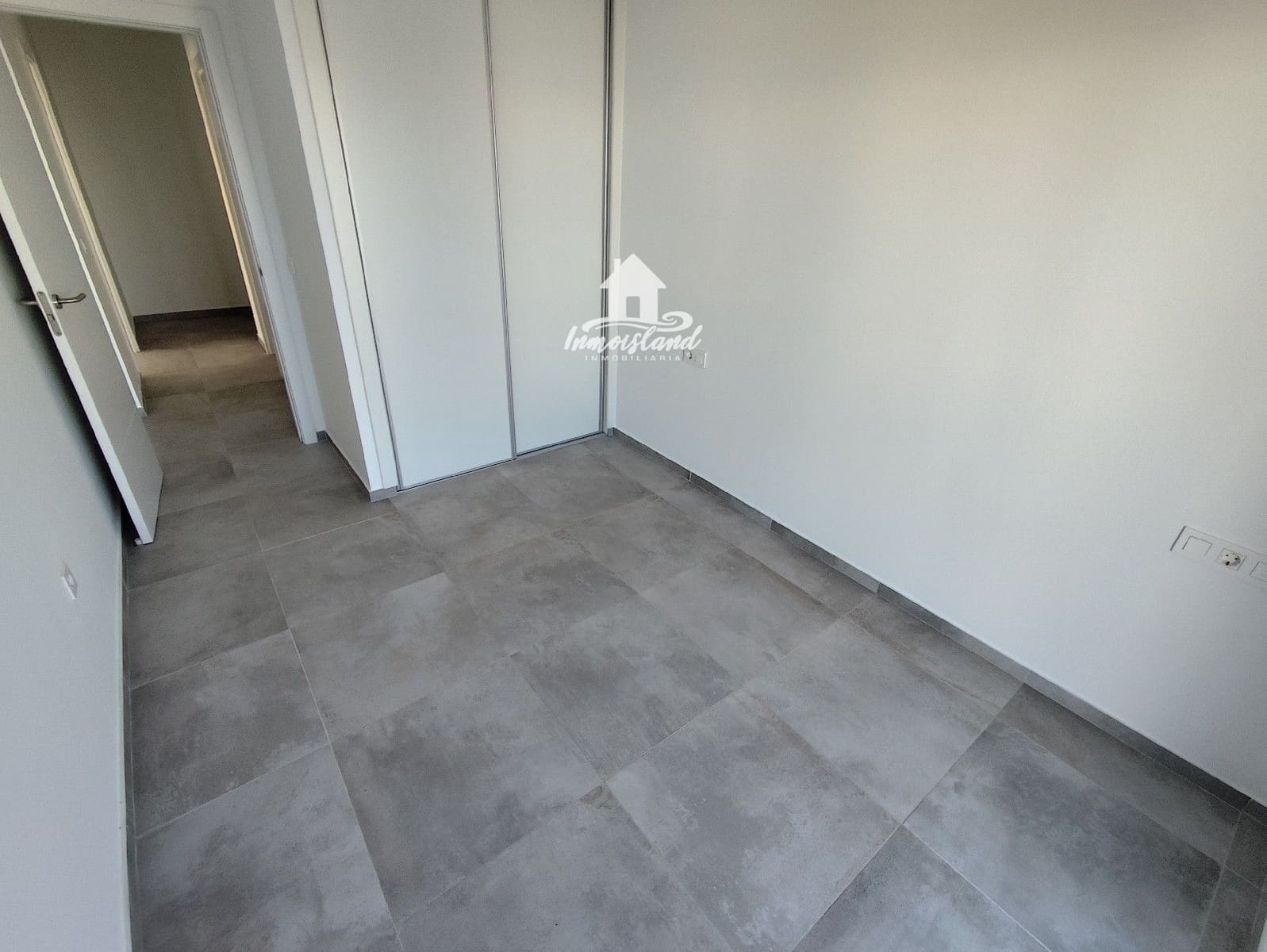 Flat for sale in Los Abrigos - € 330,000 (Ref: 9432378)