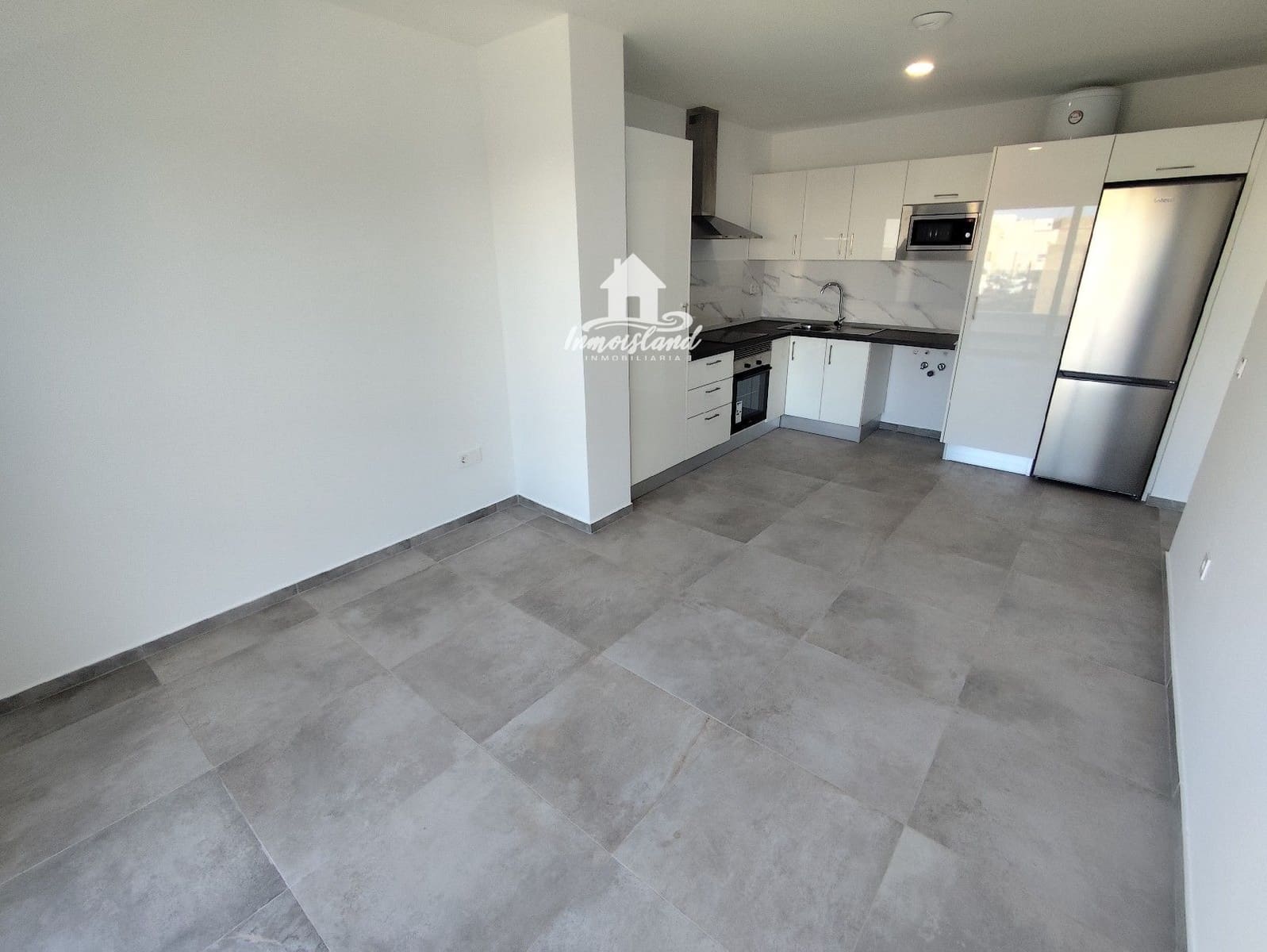 Flat for sale in Los Abrigos - € 330,000 (Ref: 9432378)