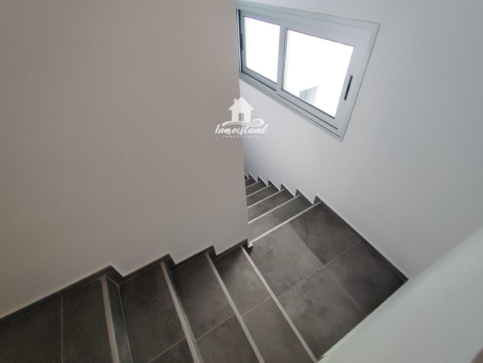 Flat for sale in Los Abrigos - € 330,000 (Ref: 9432378)