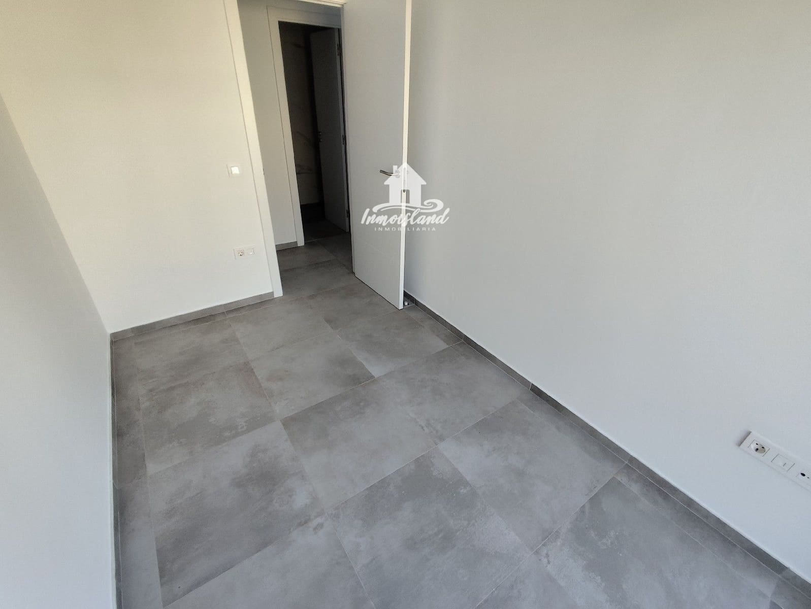 Flat for sale in Los Abrigos - € 330,000 (Ref: 9432378)