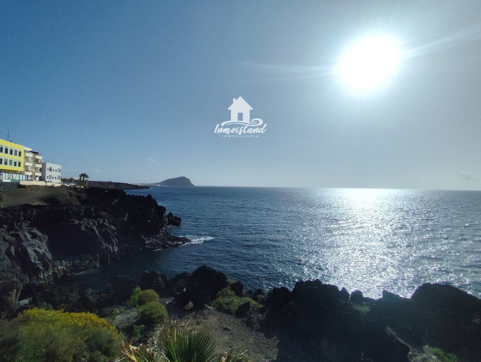 Flat for sale in Los Abrigos - € 330,000 (Ref: 9432378)