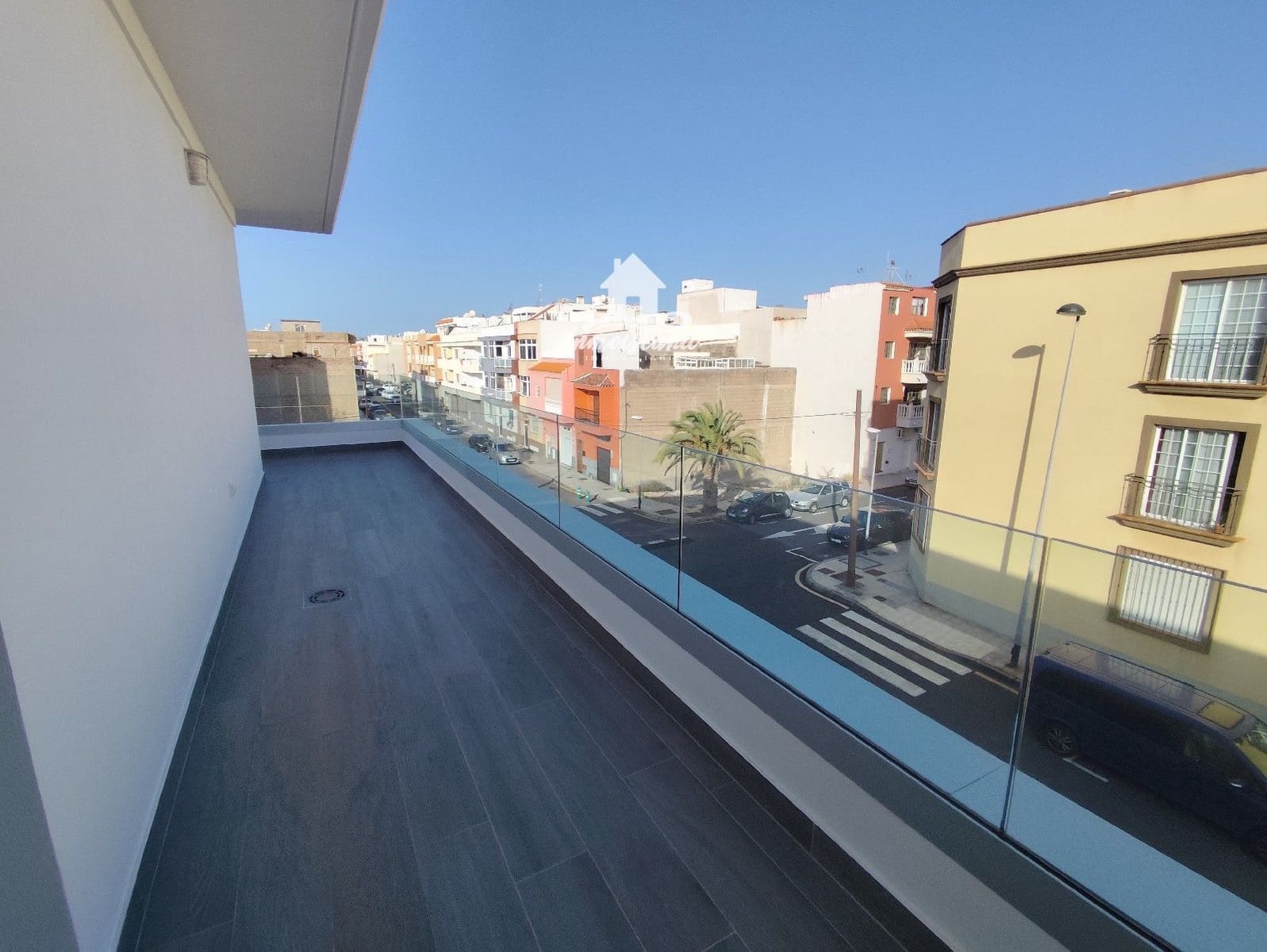 Flat for sale in Los Abrigos - € 330,000 (Ref: 9432378)