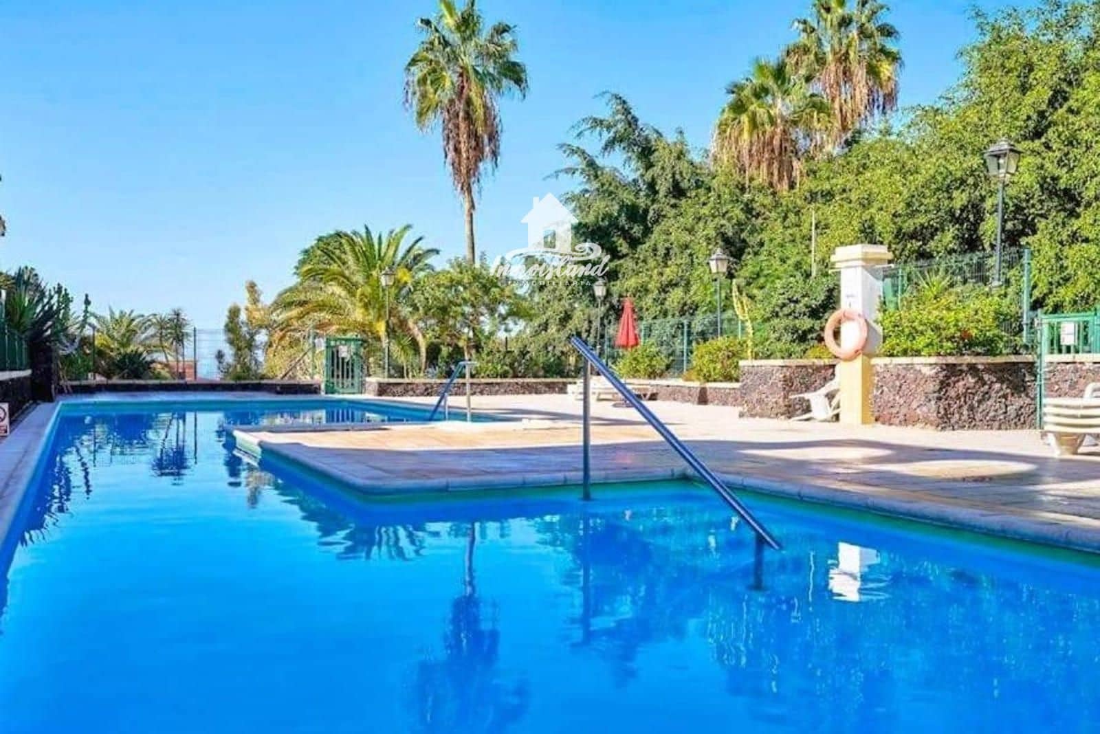 Flat for sale in Torviscas with pool - € 130,000 (Ref: 9436519)