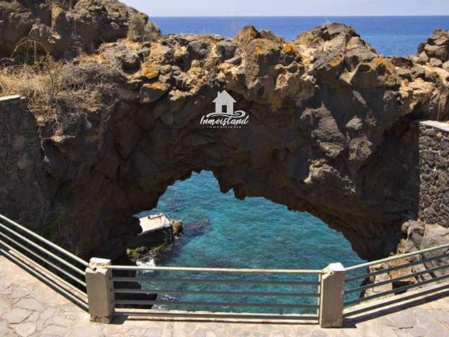 Leilighet til salgs i Costa del Silencio, Arona med svømmebasseng - € 137 000 (Ref: 9451448)