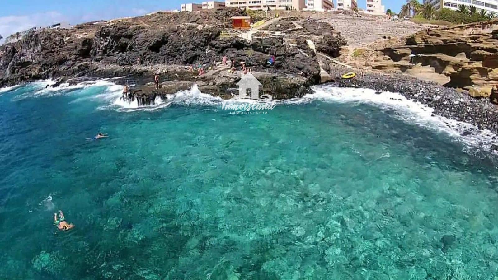 Flat for sale in Costa del Silencio with pool - € 137,000 (Ref: 9451448)