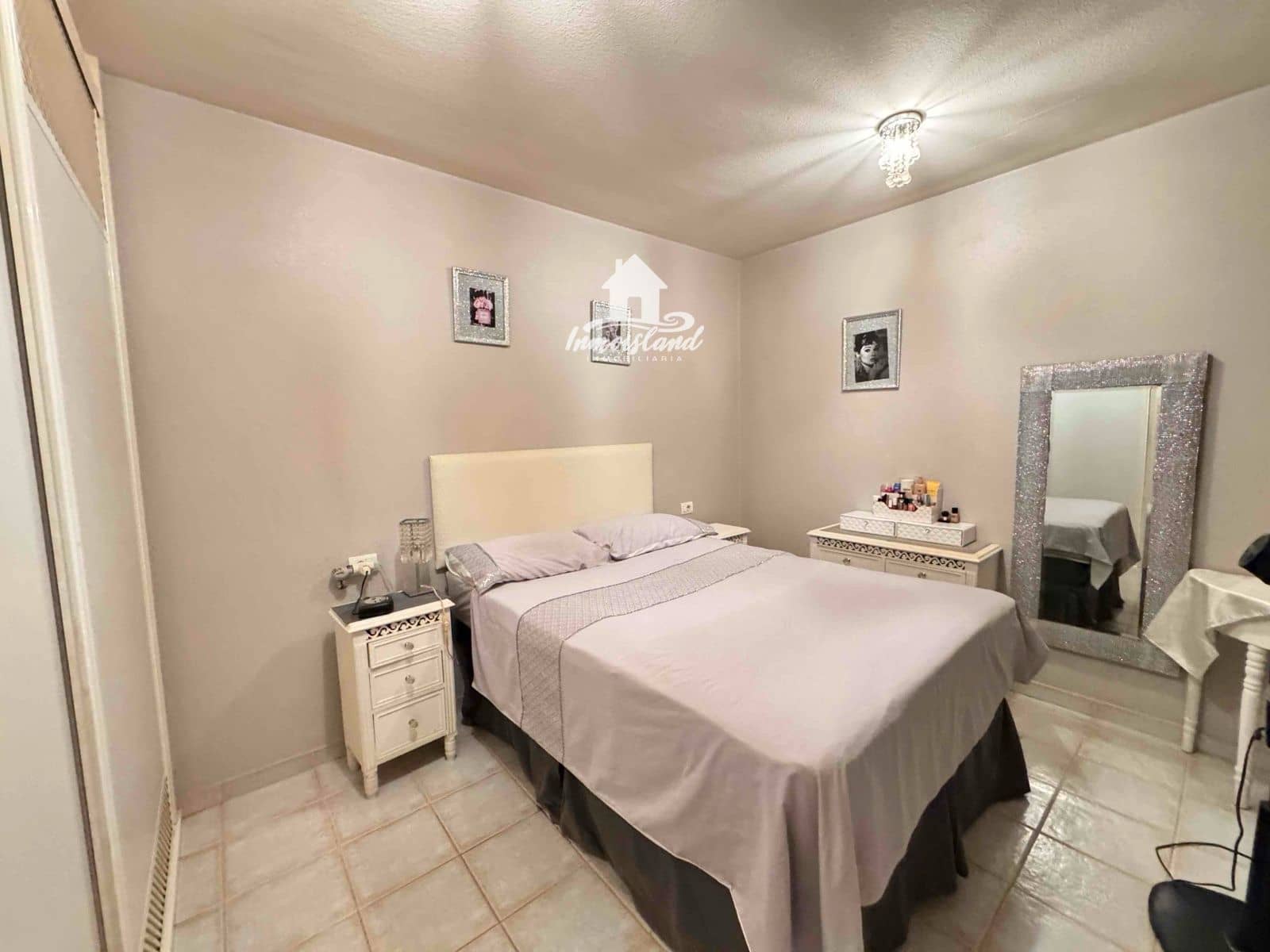 2 bedroom Flat for sale in Arona with garage - € 265,000 (Ref: 9490003)