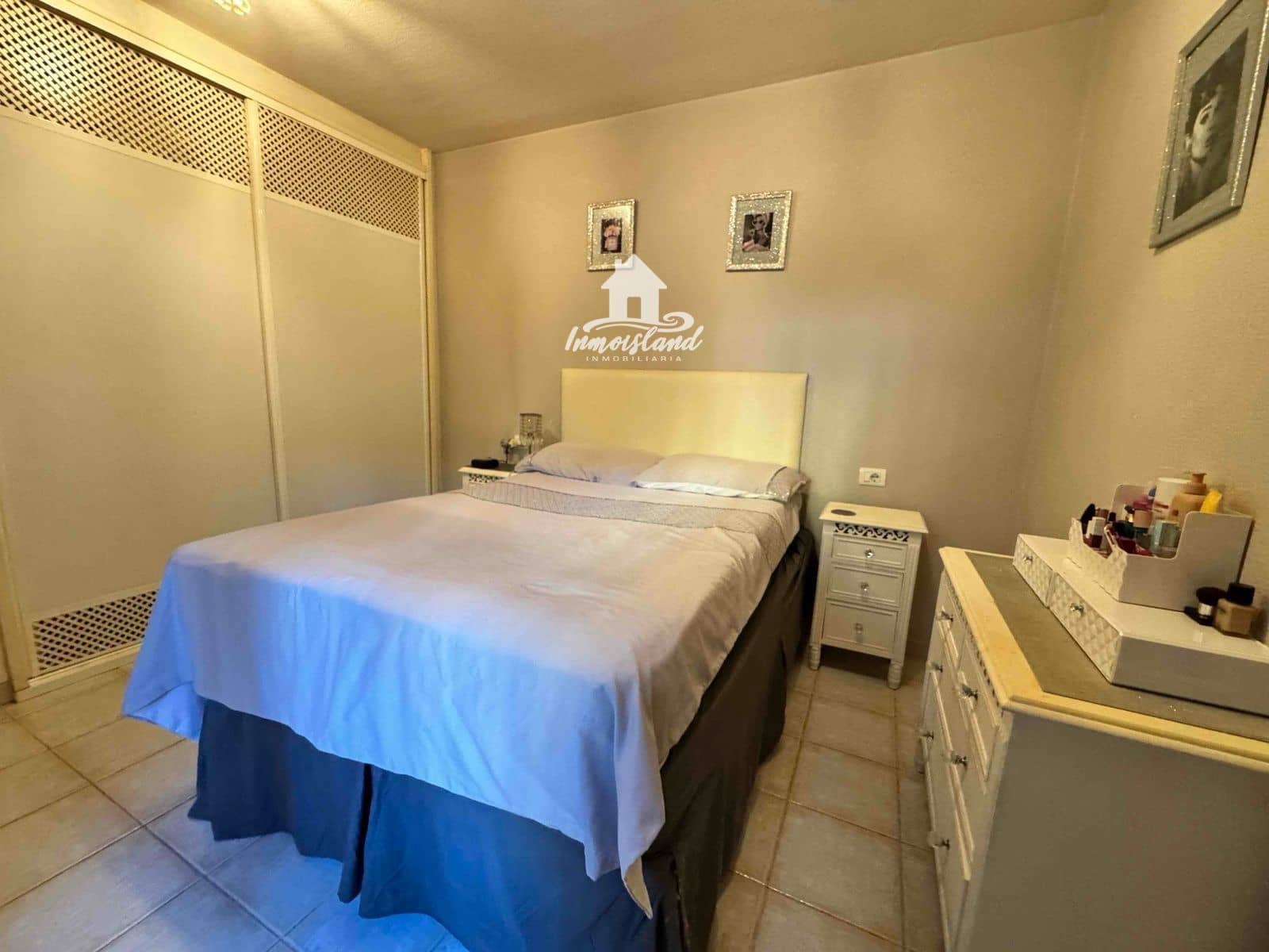 2 bedroom Flat for sale in Arona with garage - € 265,000 (Ref: 9490003)