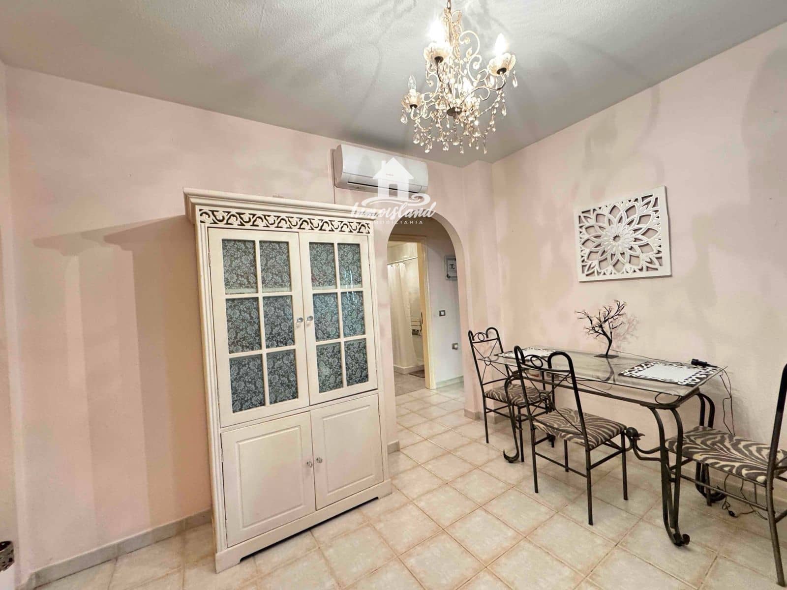 2 bedroom Flat for sale in Arona with garage - € 265,000 (Ref: 9490003)