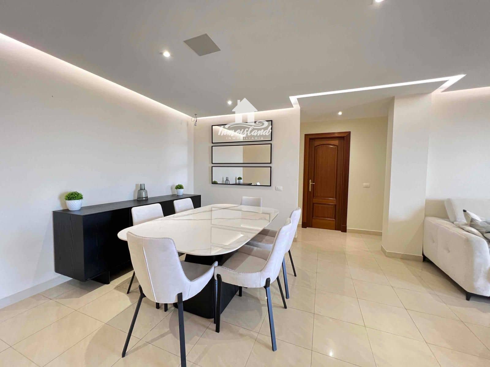 3 bedroom Flat for sale in Playa Paraiso with pool - € 470,000 (Ref: 9726169)