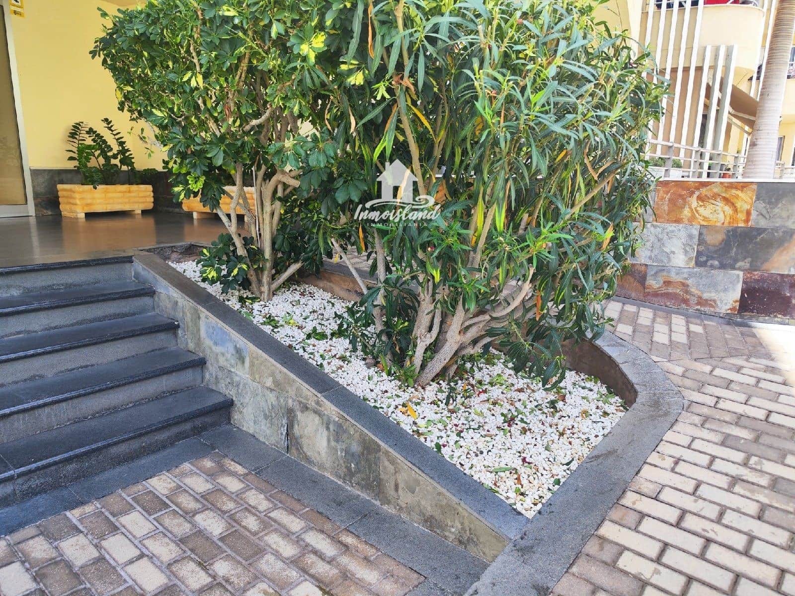 3 bedroom Flat for sale in Playa Paraiso with pool - € 470,000 (Ref: 9726169)