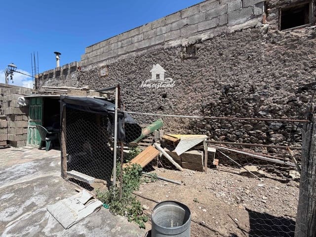 6 soverom Villa til salgs i Guía de Isora med garasje - € 300 000 (Ref: 9779102)