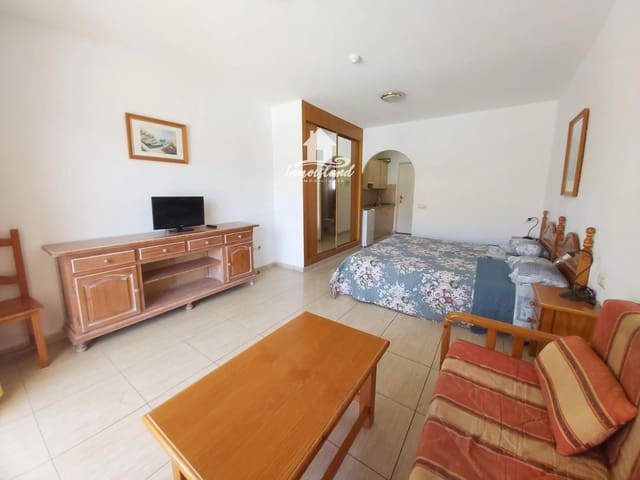 Flat for sale in Costa del Silencio, Arona with pool - € 145,000 (Ref: 9789887)
