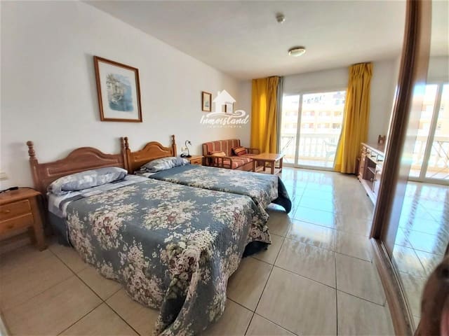 Flat for sale in Costa del Silencio, Arona with pool - € 145,000 (Ref: 9789887)