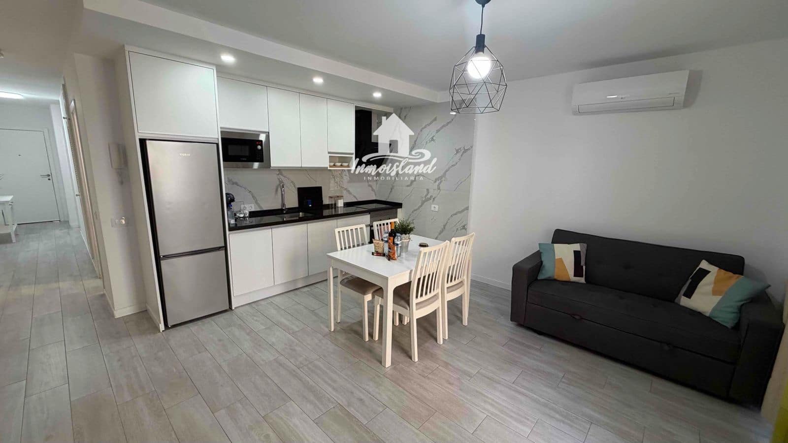 2 sypialnia Mieszkanie do wynajęcia w Playa San Juan - 1 300 € (Ref: 9793513)