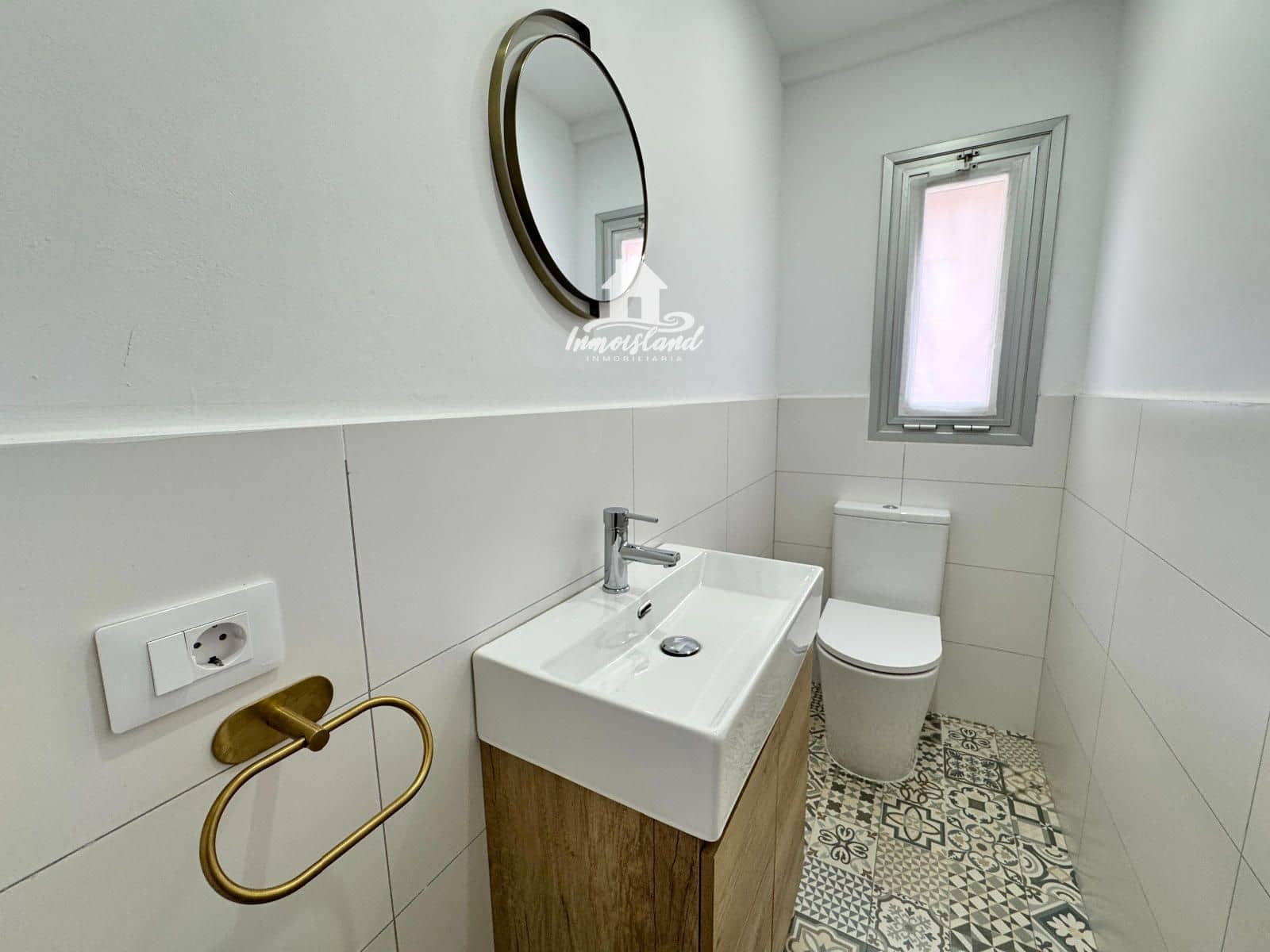 2 soverom Leilighet til leie i Adeje med garasje - € 1 500 (Ref: 9802975)