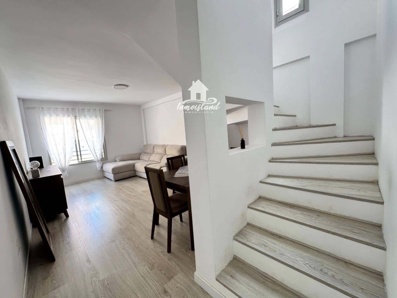 2 soverom Leilighet til leie i Adeje med garasje - € 1 500 (Ref: 9802975)