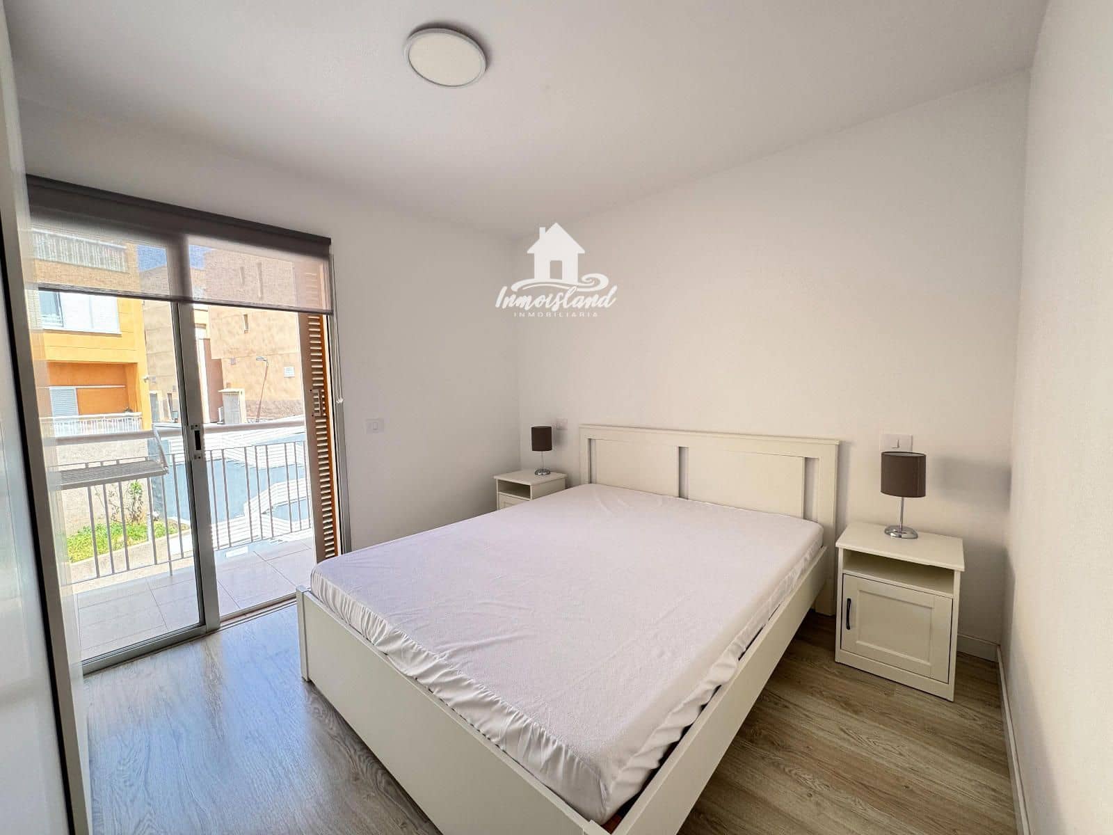 2 soverom Leilighet til leie i Adeje med garasje - € 1 500 (Ref: 9802975)