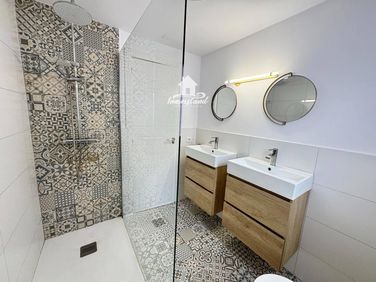 2 soverom Leilighet til leie i Adeje med garasje - € 1 500 (Ref: 9802975)