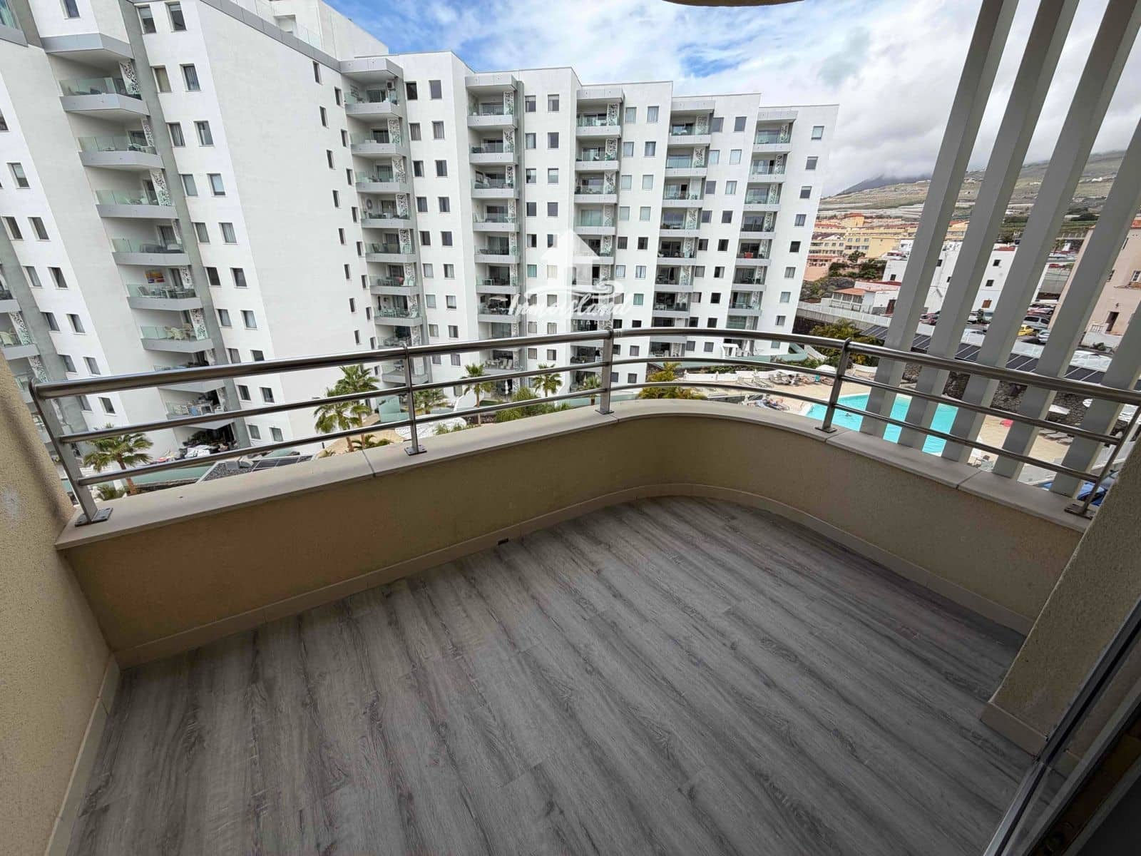 2 bedroom Flat for sale in Playa Paraiso with pool - € 335,000 (Ref: 9823262)