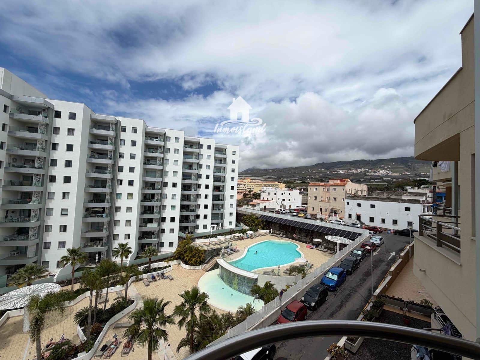 2 bedroom Flat for sale in Playa Paraiso with pool - € 335,000 (Ref: 9823262)