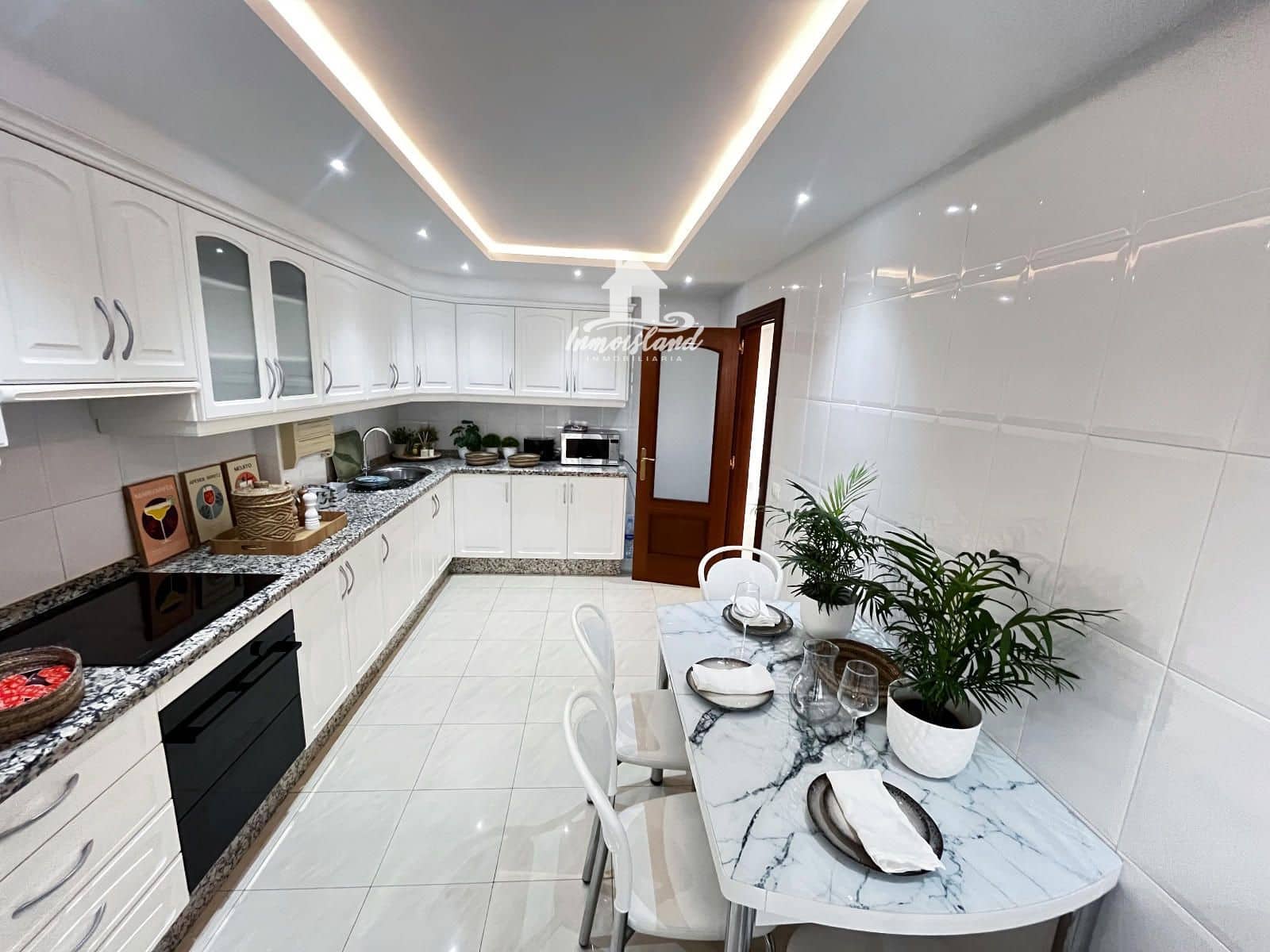 3 sovrum Lägenhet att hyra i Playa Paraiso med pool - 2 600 € (Ref: 9832776)