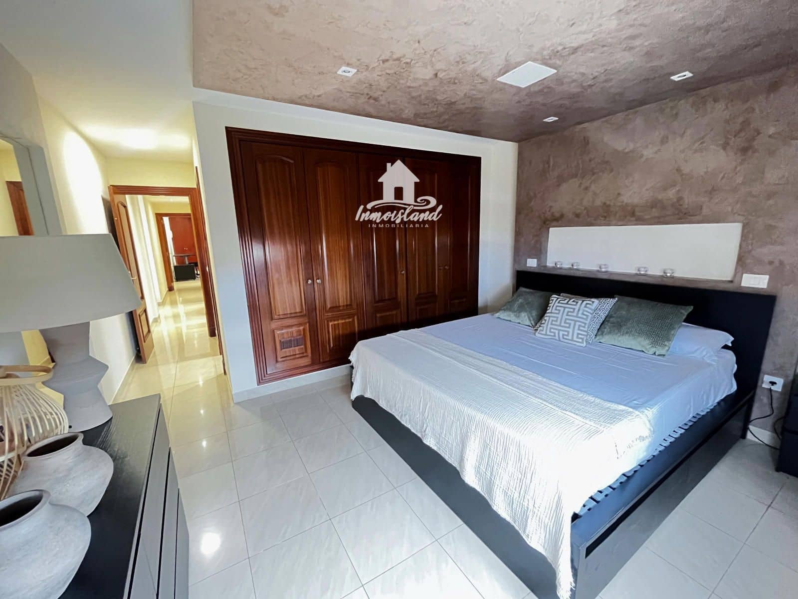 3 sovrum Lägenhet att hyra i Playa Paraiso med pool - 2 600 € (Ref: 9832776)