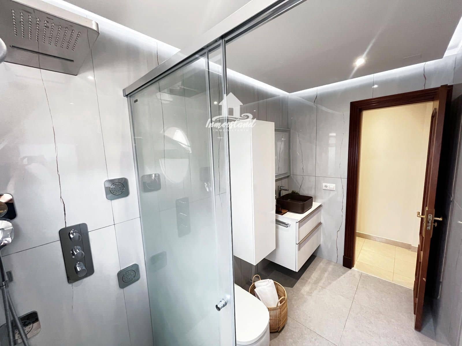 3 sovrum Lägenhet att hyra i Playa Paraiso med pool - 2 600 € (Ref: 9832776)
