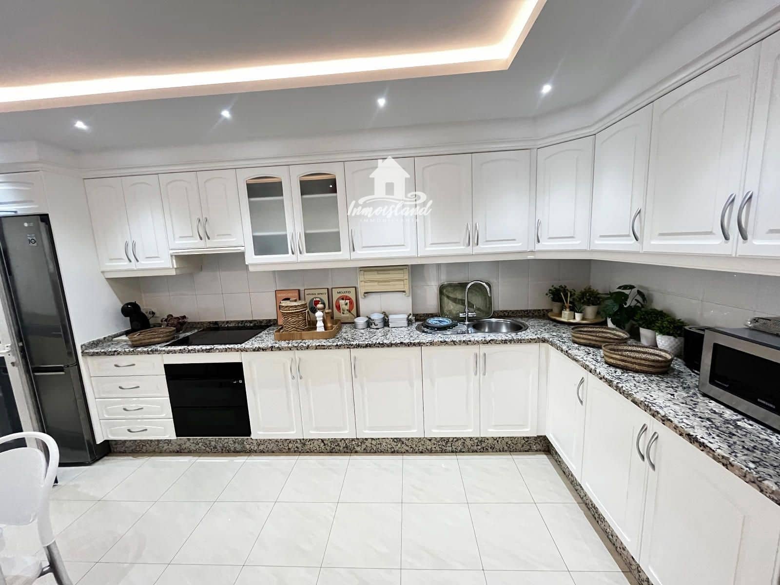 3 sovrum Lägenhet att hyra i Playa Paraiso med pool - 2 600 € (Ref: 9832776)