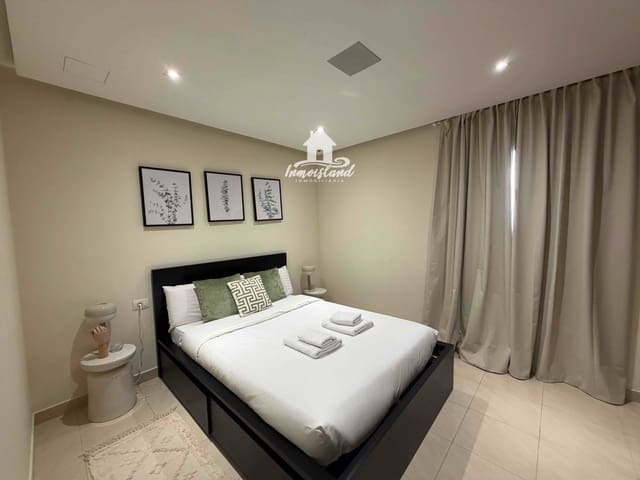 Piso de 3 habitaciones en Playa Paraiso, Adeje en alquiler con piscina - 2.600 € (Ref: 9832776)