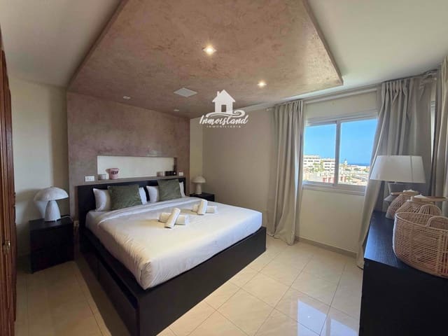 Piso de 3 habitaciones en Playa Paraiso, Adeje en alquiler con piscina - 2.600 € (Ref: 9832776)