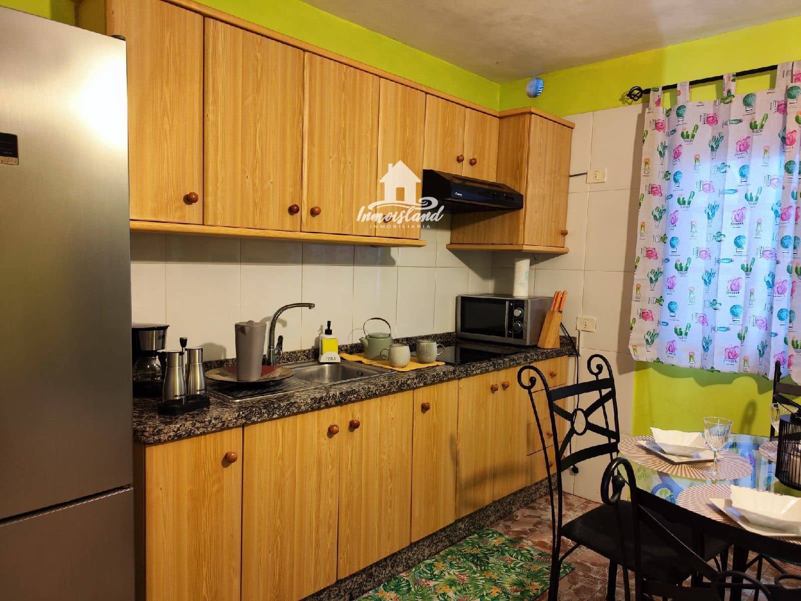Appartement de 2 chambres à louer à Guia de Isora - 900 € (Ref: 9872301)