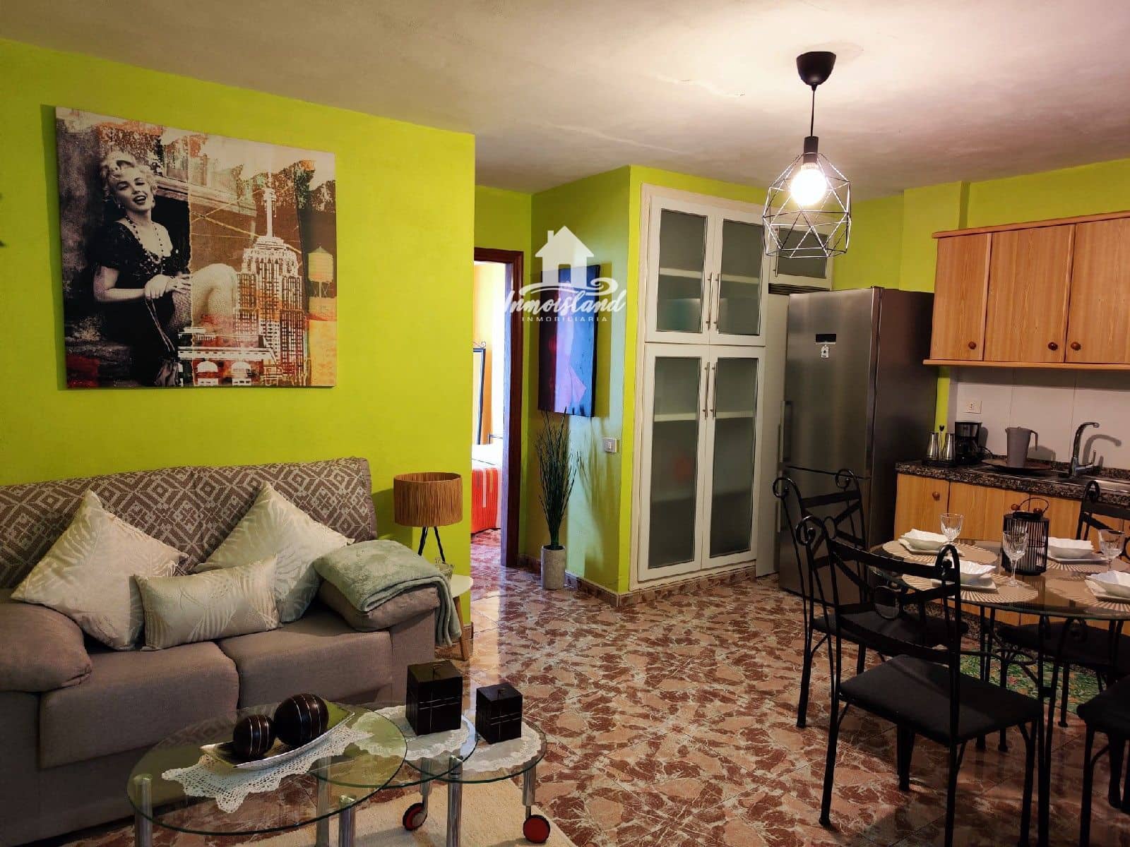 Appartement de 2 chambres à louer à Guia de Isora - 900 € (Ref: 9872301)