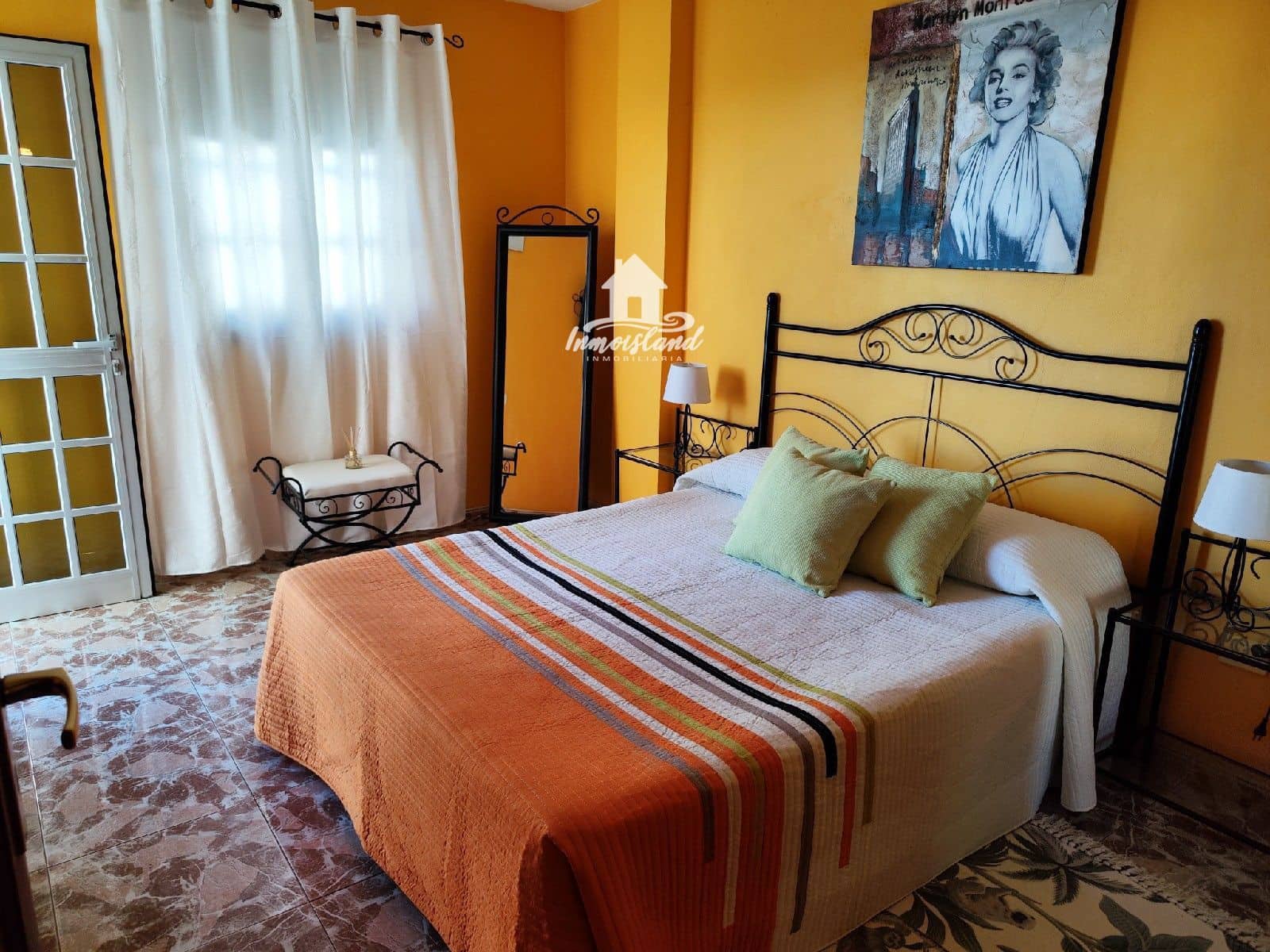 Appartement de 2 chambres à louer à Guia de Isora - 900 € (Ref: 9872301)