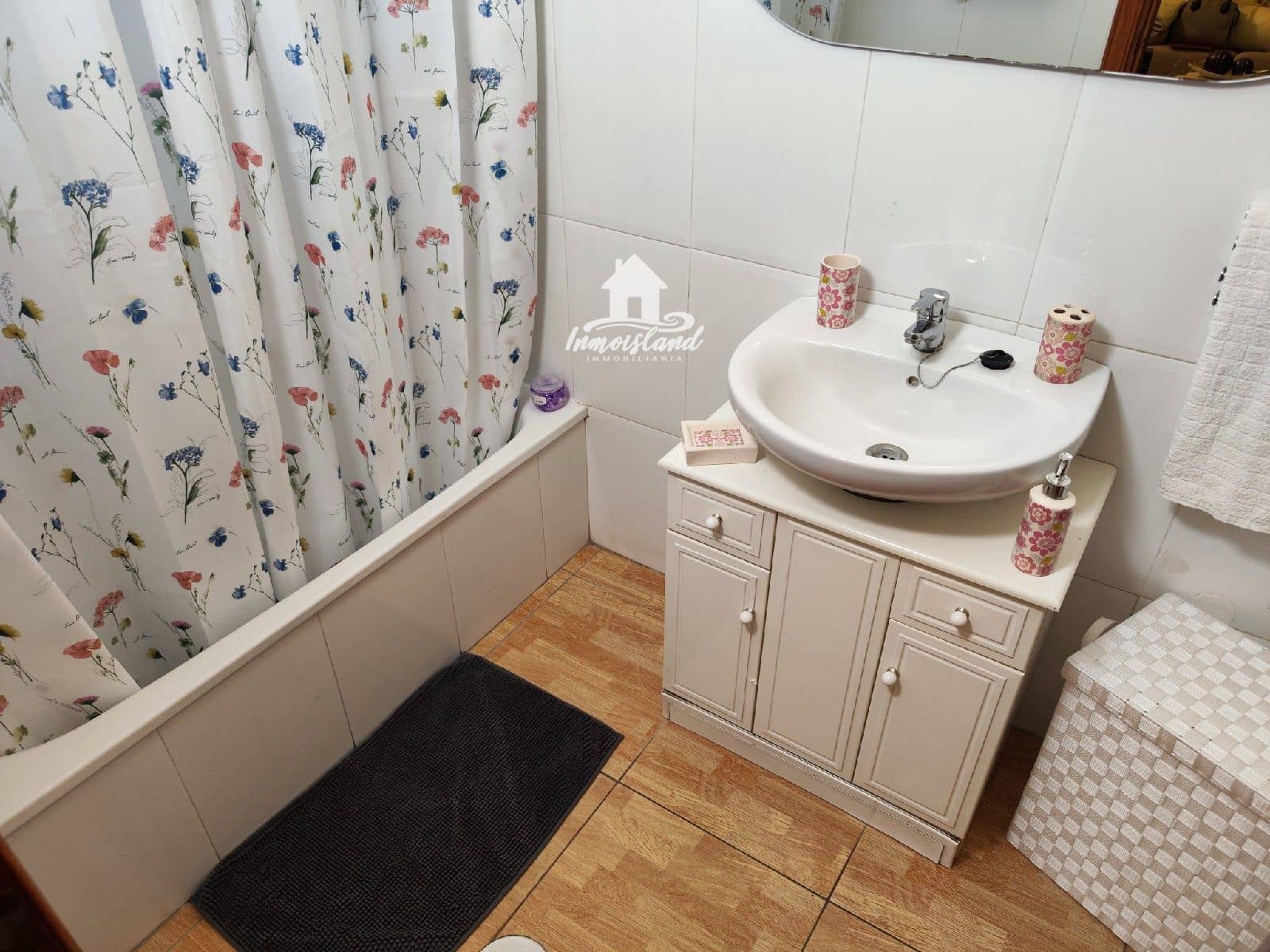 Appartement de 2 chambres à louer à Guia de Isora - 900 € (Ref: 9872301)