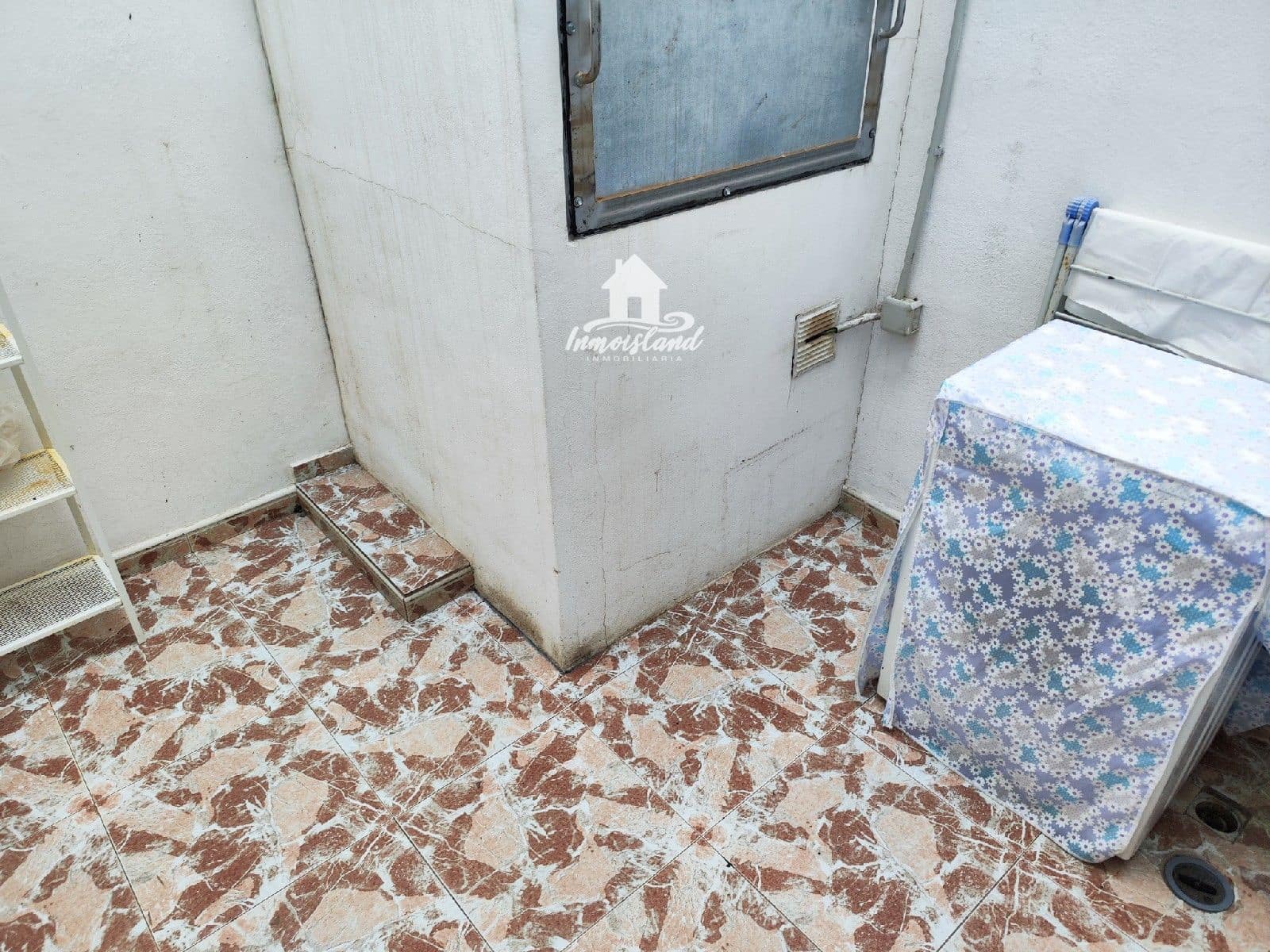 Appartement de 2 chambres à louer à Guia de Isora - 900 € (Ref: 9872301)