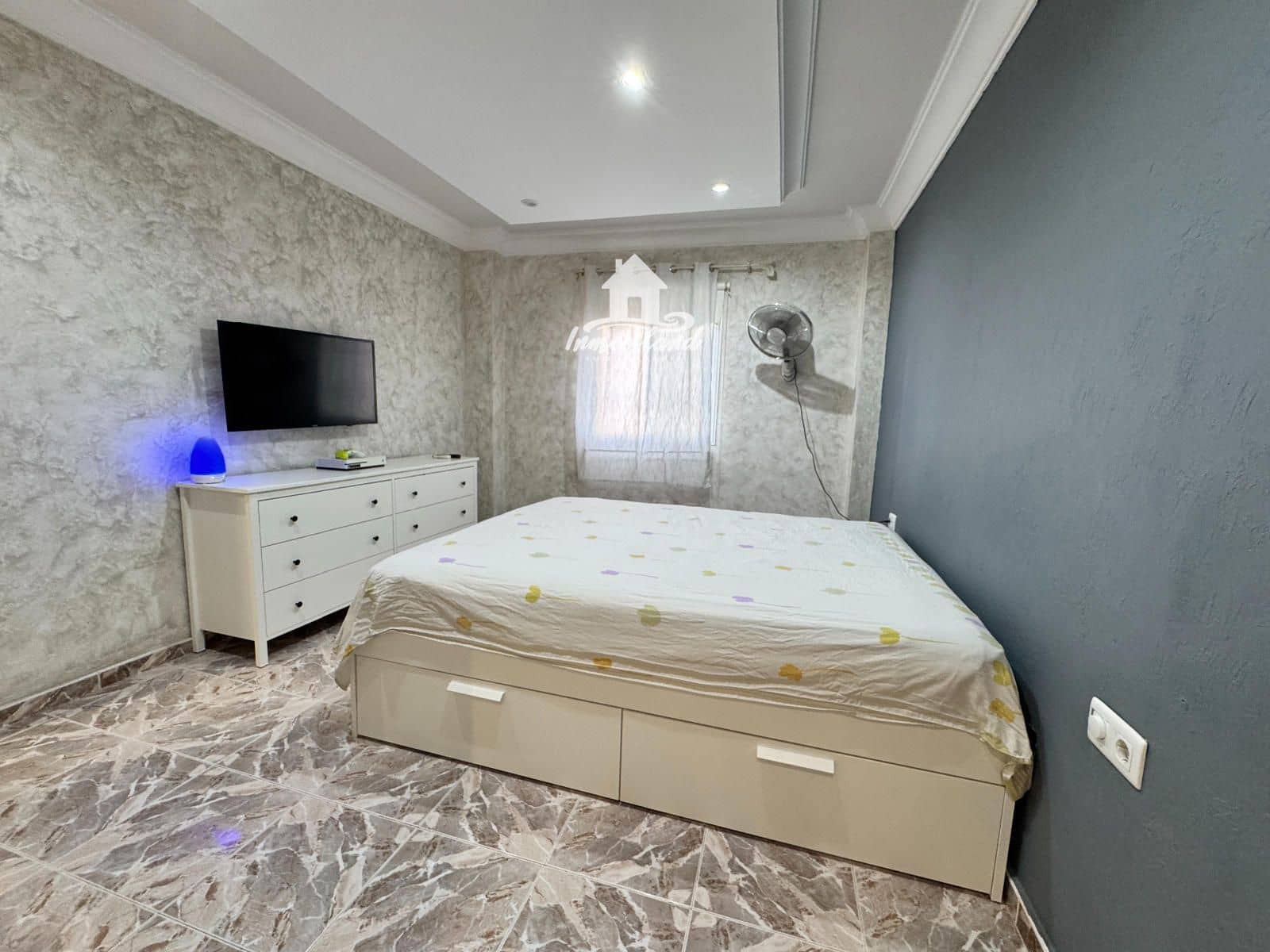 Piso de 4 habitaciones en Buzanada en alquiler con garaje - 1.300 € (Ref: 9944734)