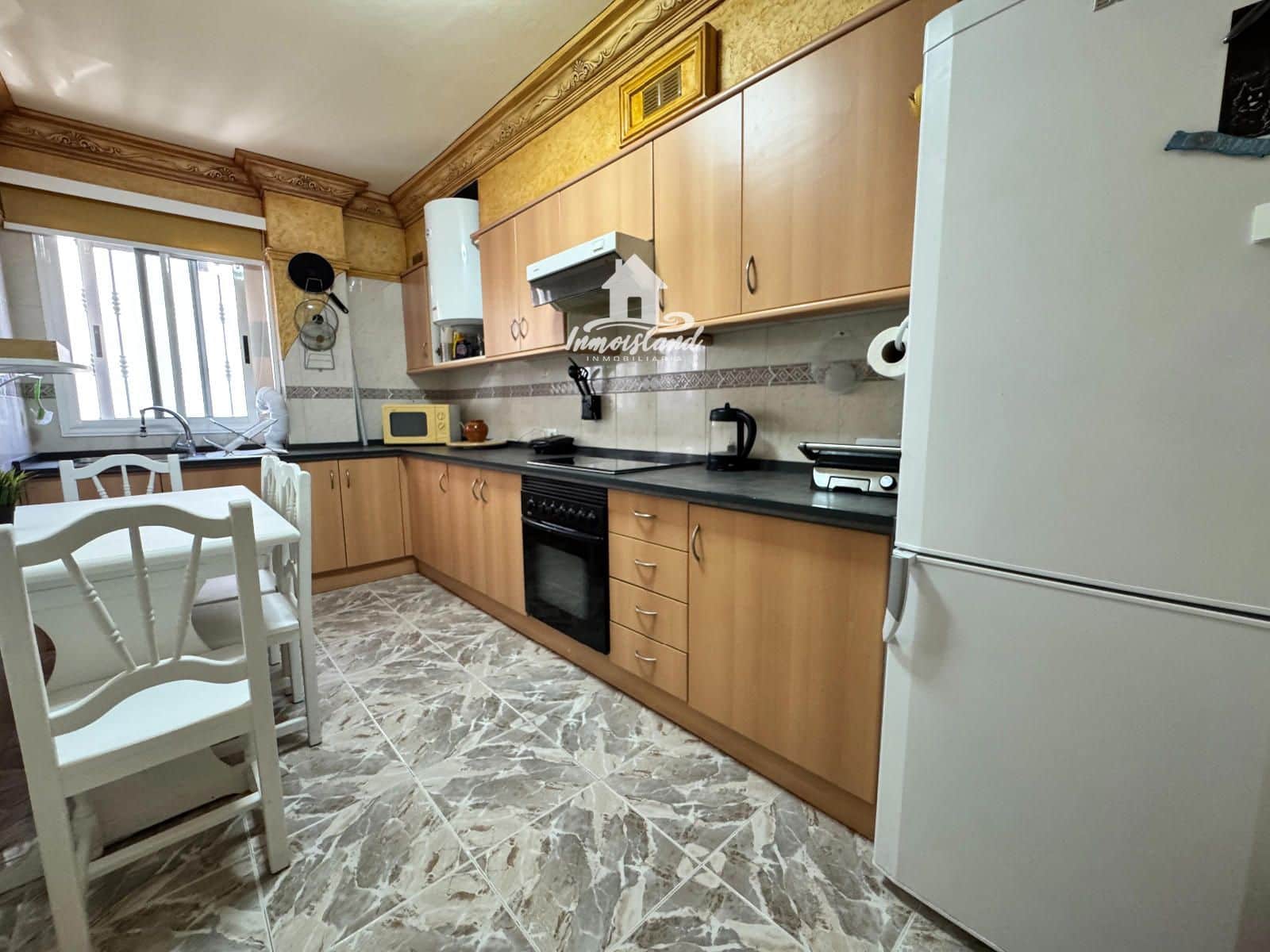 Piso de 4 habitaciones en Buzanada en alquiler con garaje - 1.300 € (Ref: 9944734)